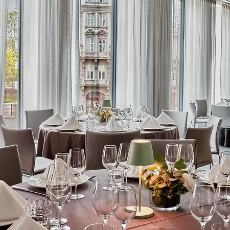 - Centre By Ihg