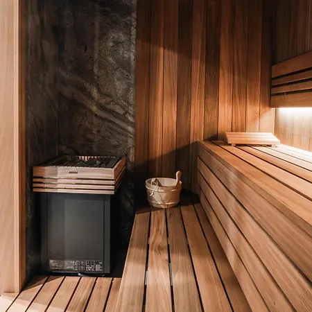 - Centre By Ihg 4*