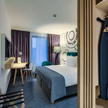 ホリデイ シティ センター ワルシャワ