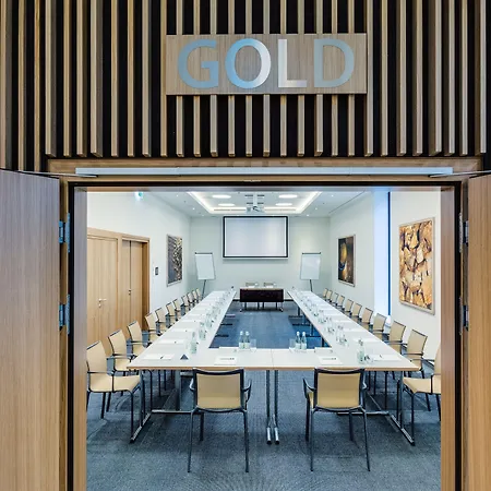 هوليداي إن - سيتي سنتر فندق وارسو