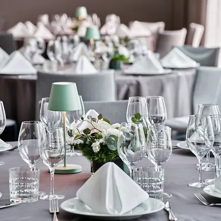 - Centre By Ihg Hotel Warsaw