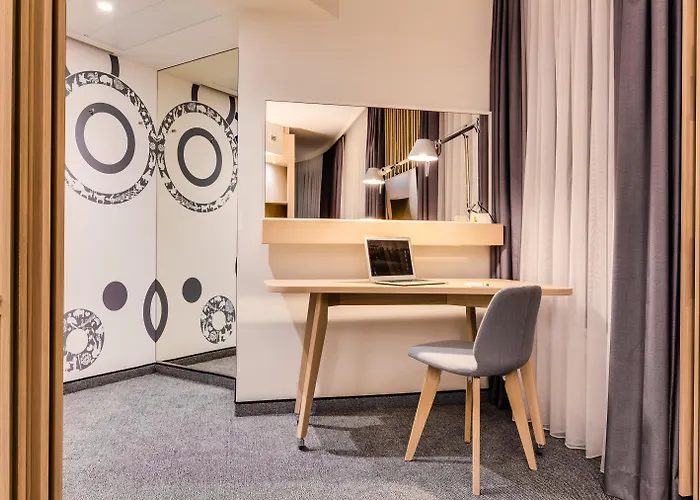 Hotel - Centre By Ihg