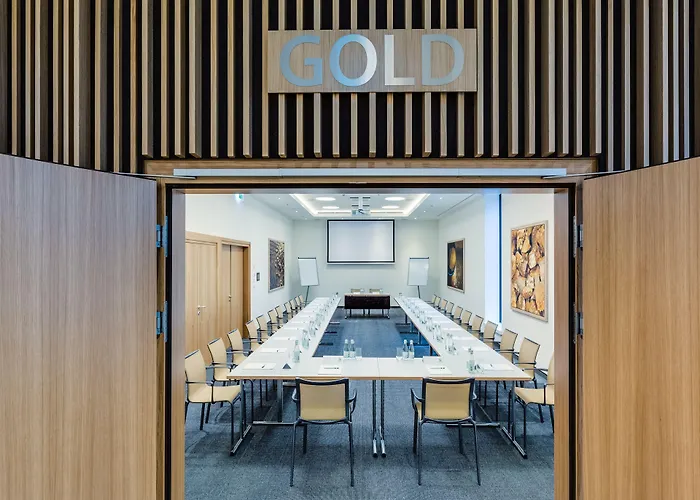 - Centre By Ihg Hotel Warschau