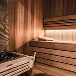 - Centre By Ihg Ξενοδοχείο 4*