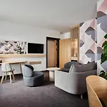 - Centre By Ihg Βαρσοβία