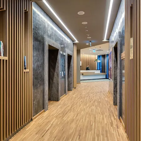 - Centre By Ihg ורשה