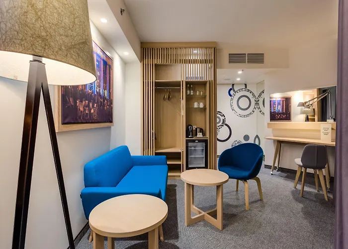 - Centre By Ihg Hotel