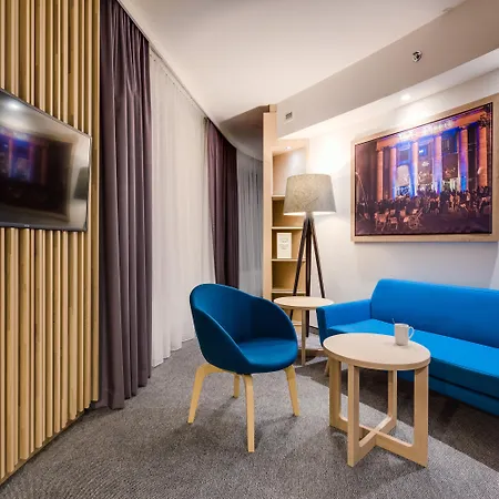 - Centre By Ihg Hotell 3*