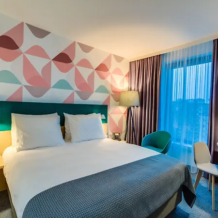 - Centre By Ihg 4*