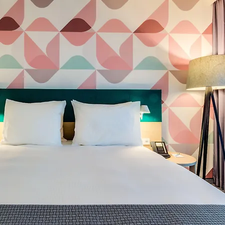 - Centre By Ihg 4*