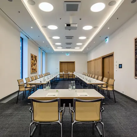 - Centre By Ihg Hotell