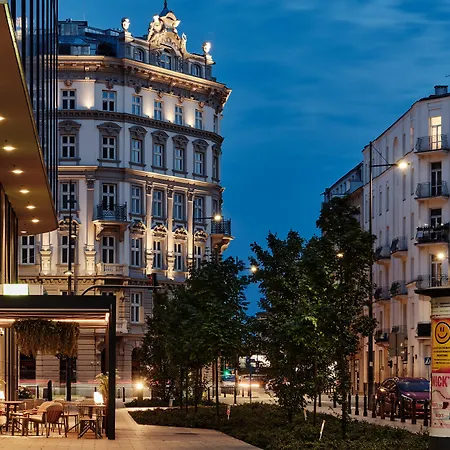 - Centre By Ihg Hotell 3*